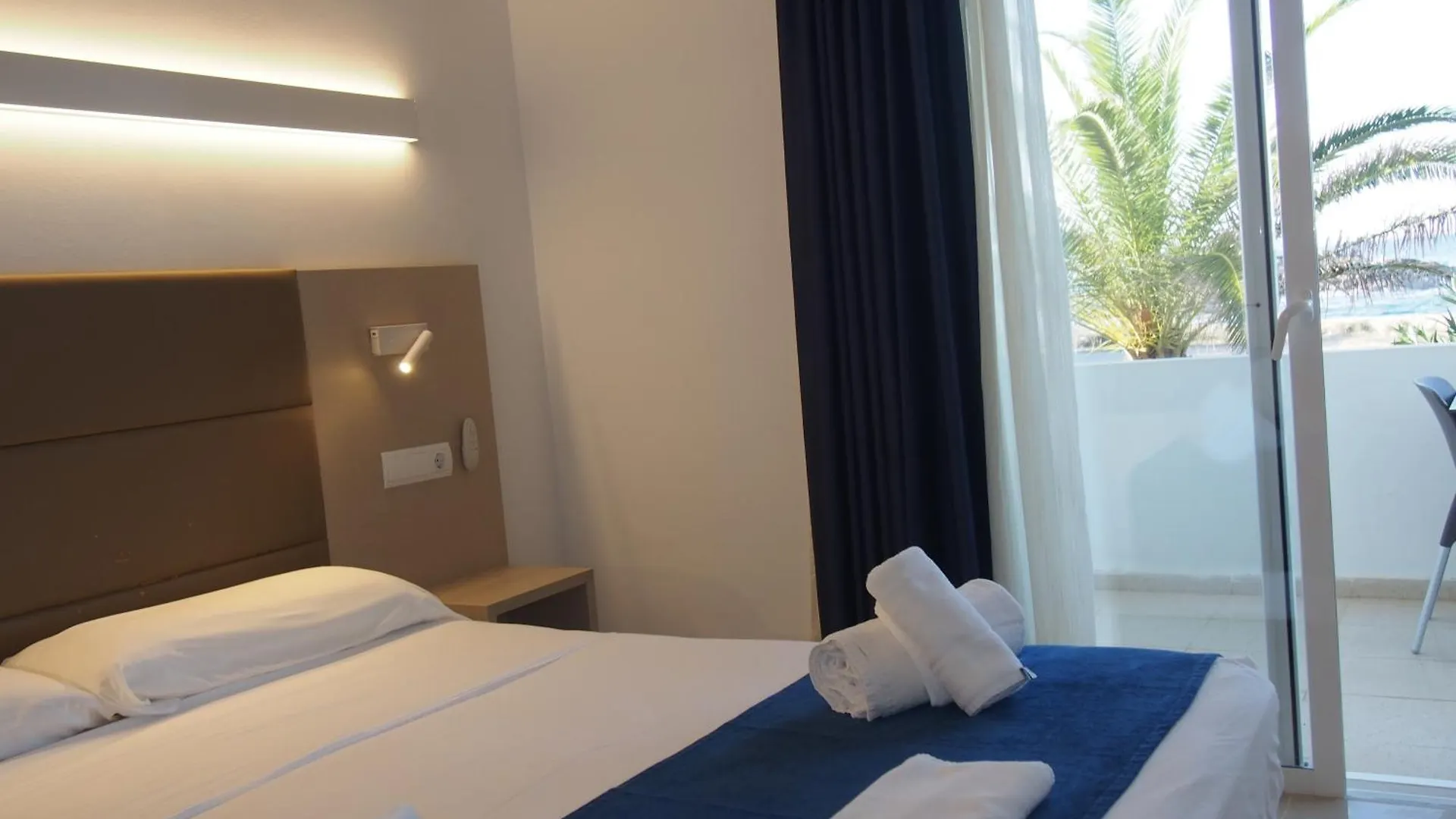 Hotel Roca Bella Es Pujols