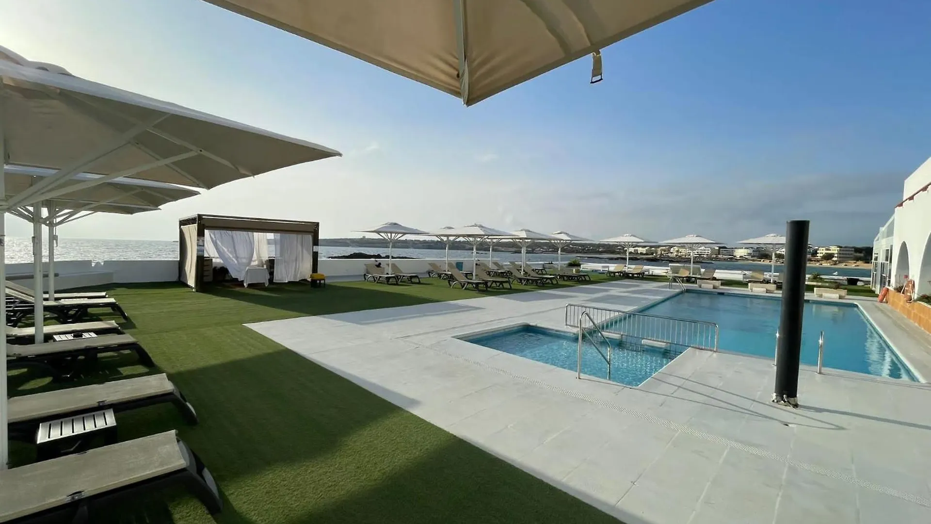 Hotel Roca Bella Es Pujols 0*,  Spain