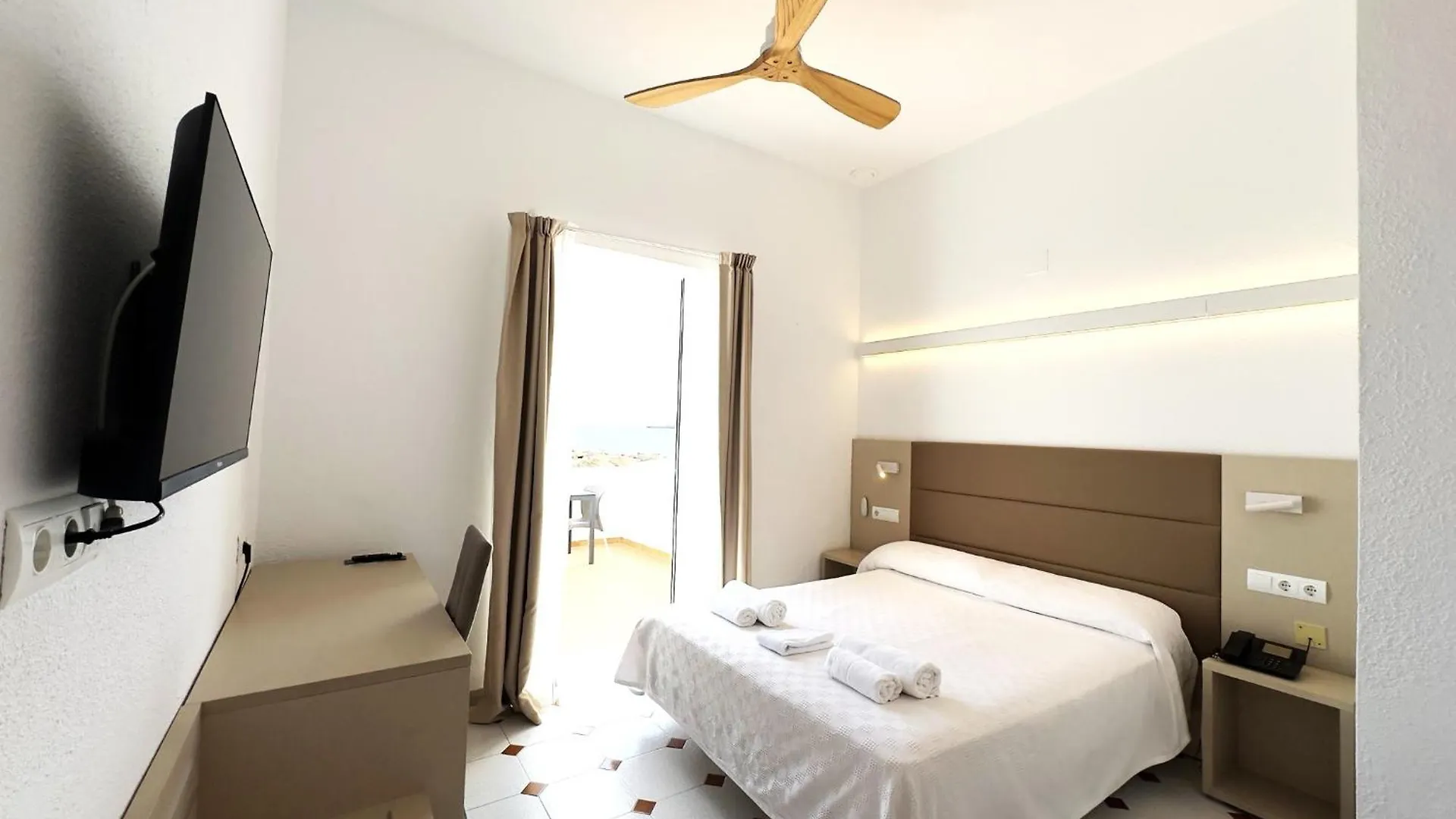 Hotel Roca Bella Es Pujols