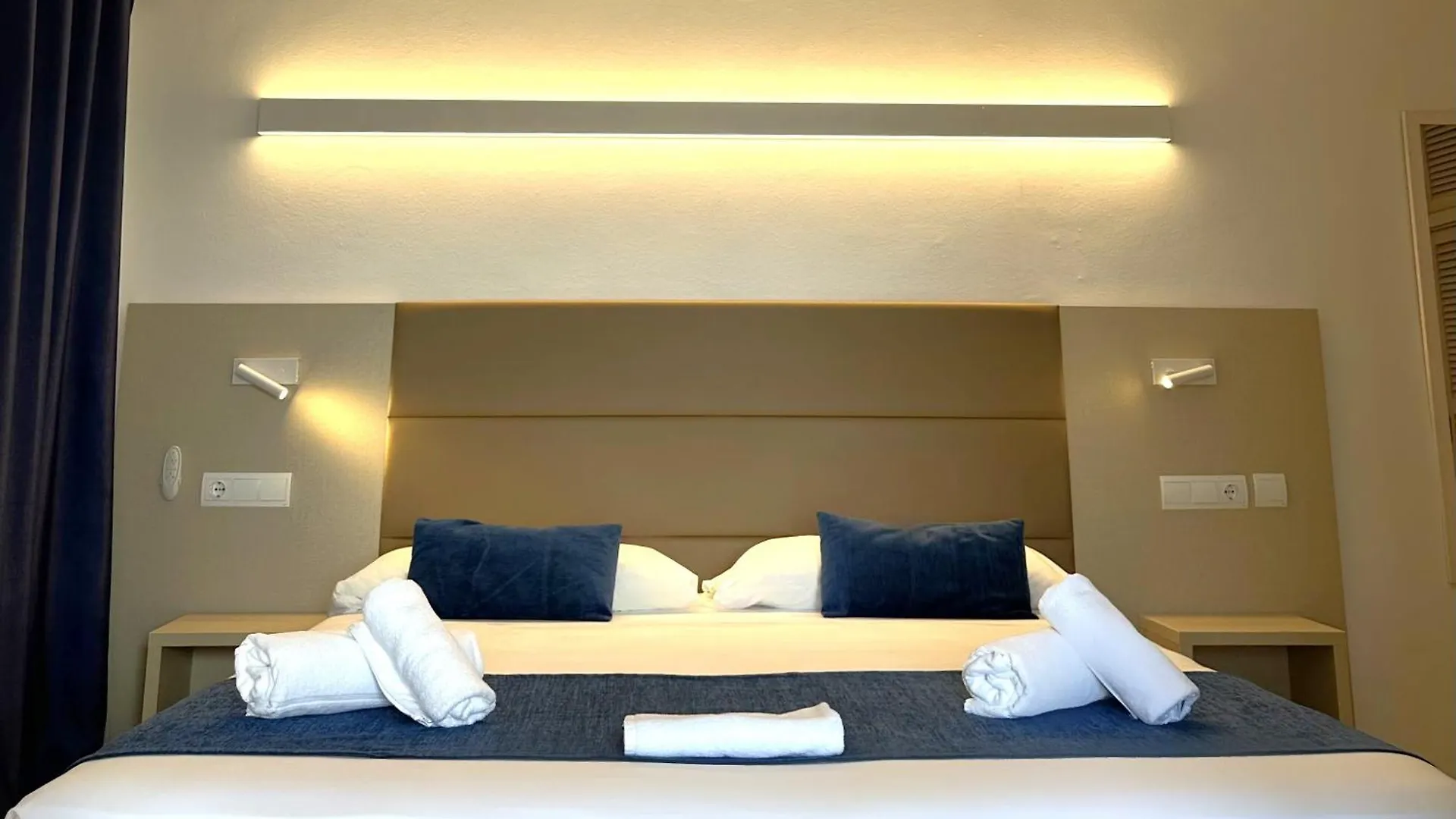 Hotel Roca Bella Es Pujols Spain