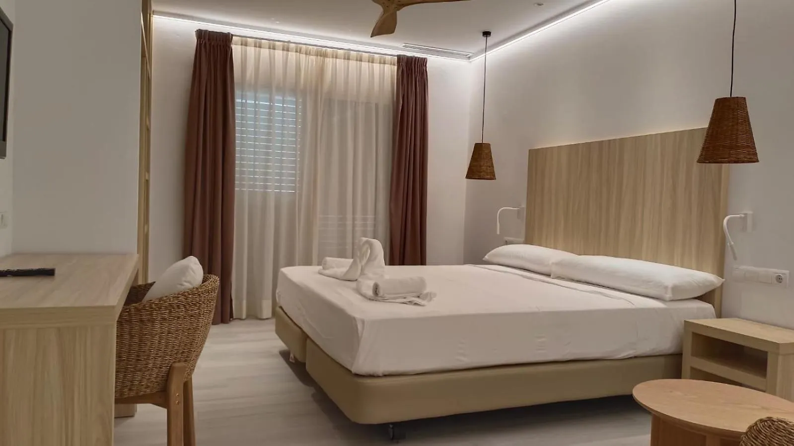 Hotel Roca Bella Es Pujols España
