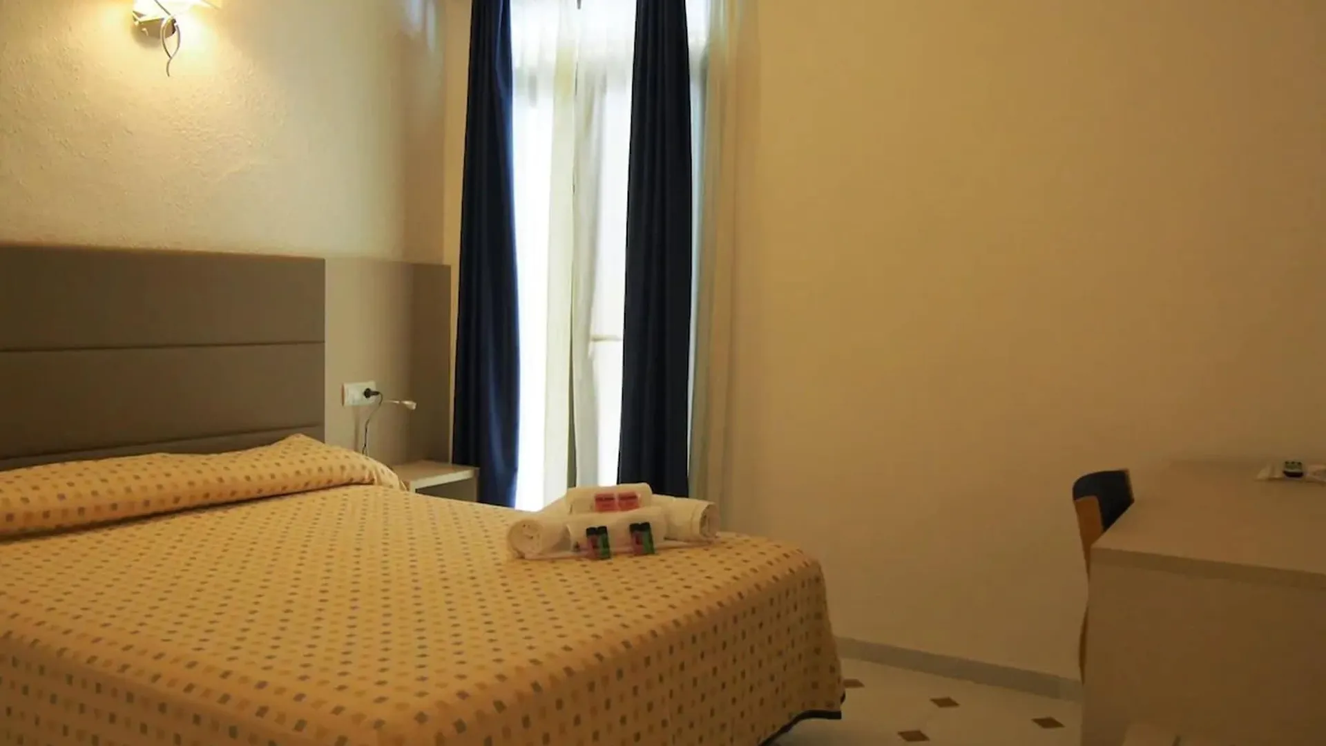Hotel Roca Bella Es Pujols 0*,  Espagne