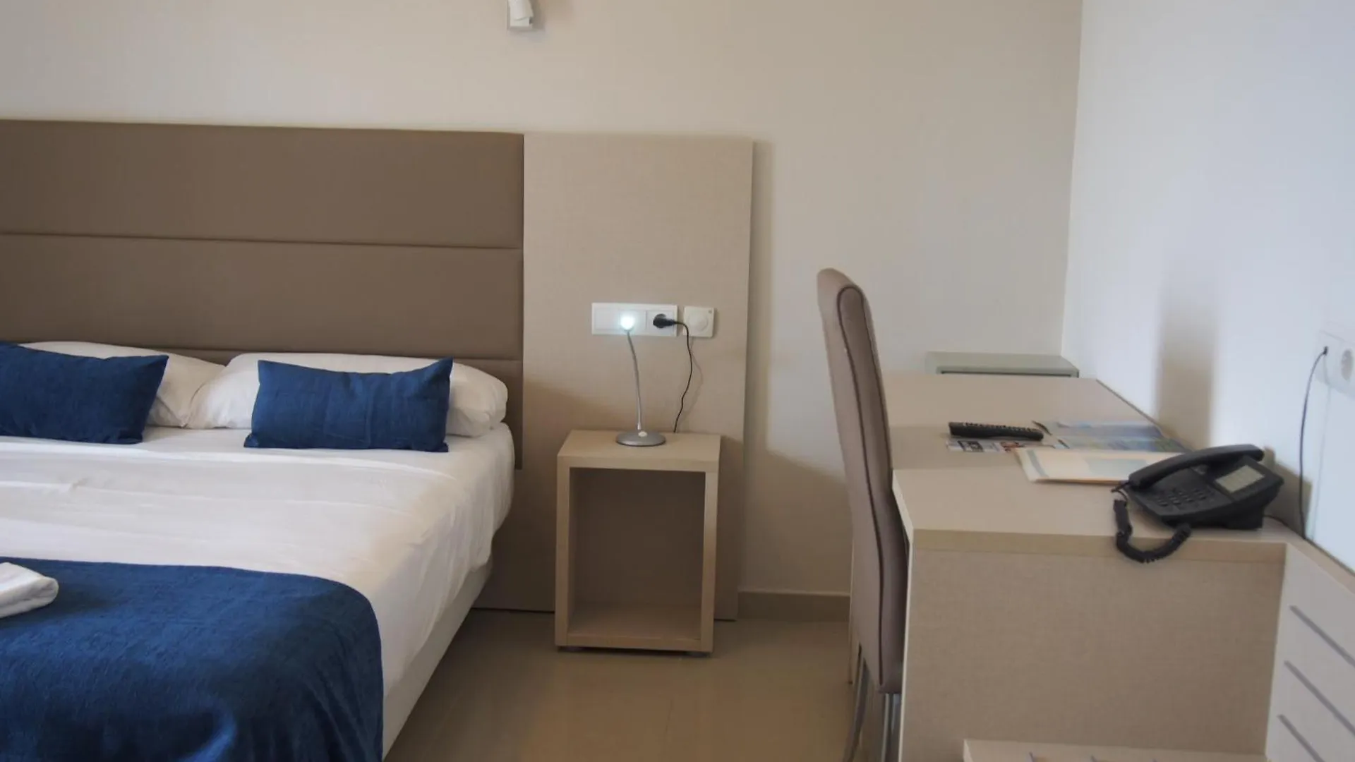 Hotel Roca Bella Es Pujols