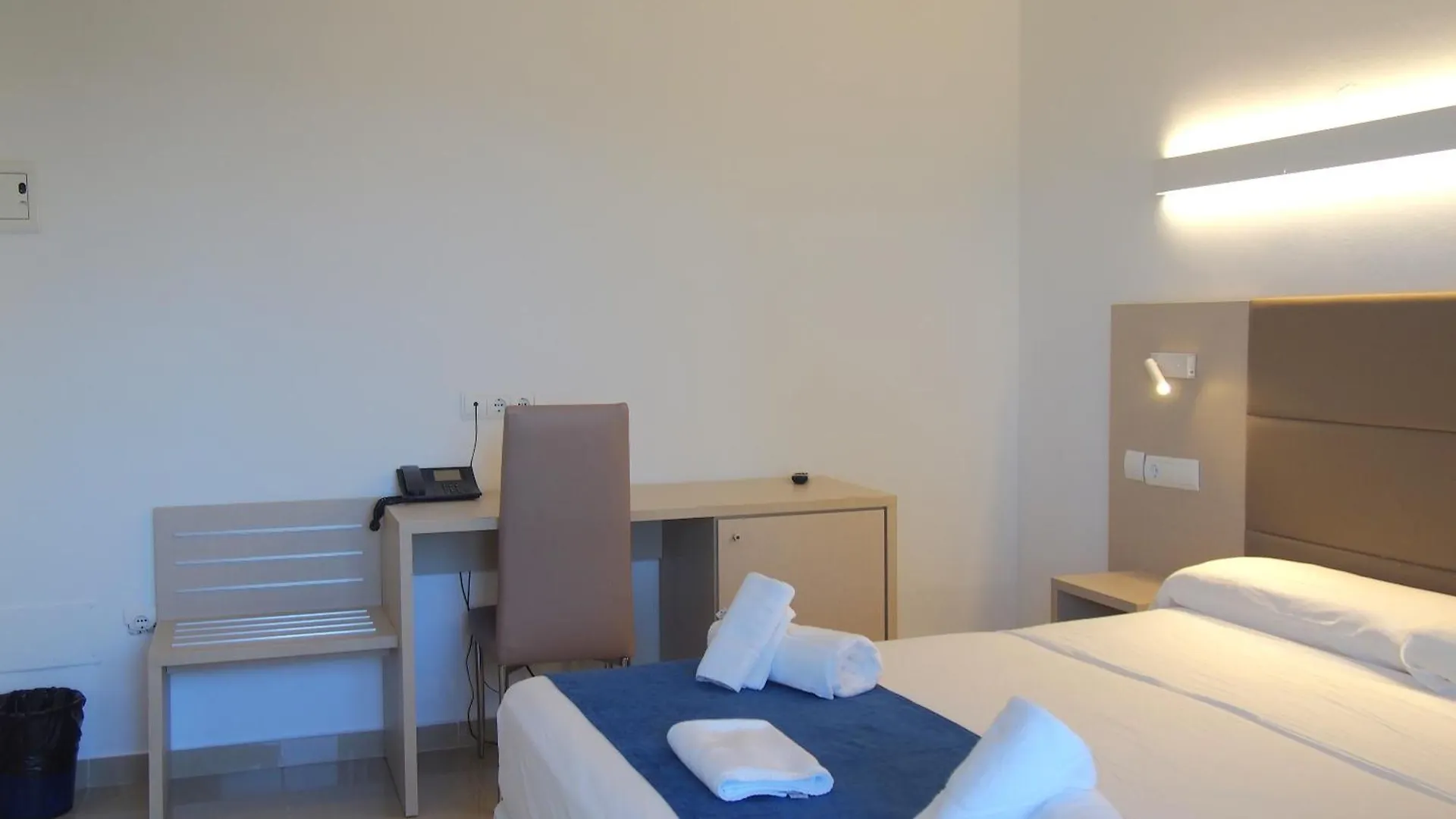 Hotel Roca Bella Es Pujols