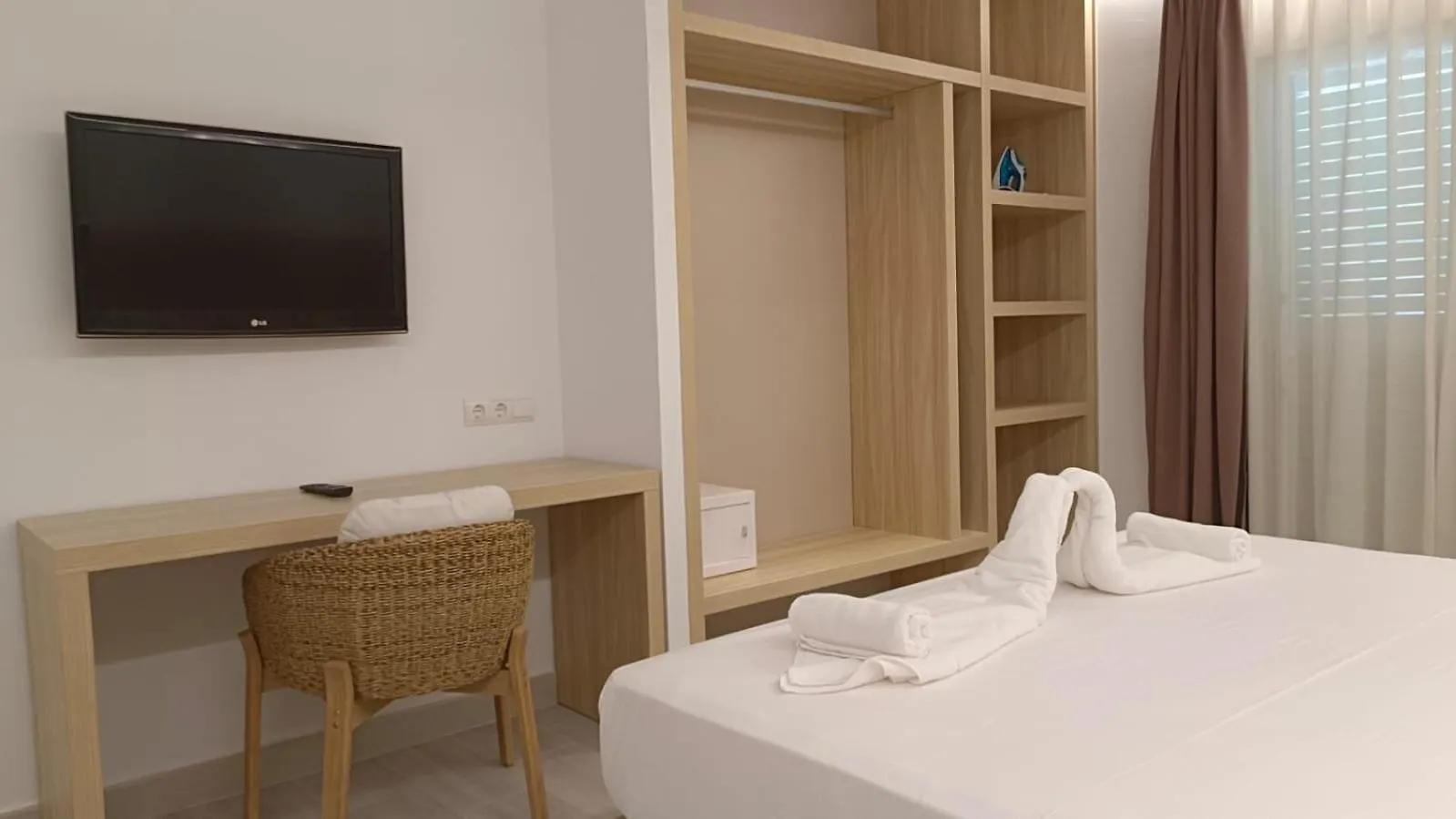 Hotel Roca Bella Es Pujols